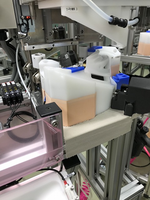 両面テープ圧着治具 アップ
